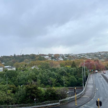 Free Wifi!! Spacious 1-Bedroom Apt, Auckland Cbd Luaran gambar